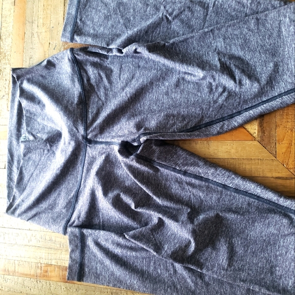 NWOT Lululemon leggings 28 inseam size 6 colour heathered lilac - Picture 2 of 5